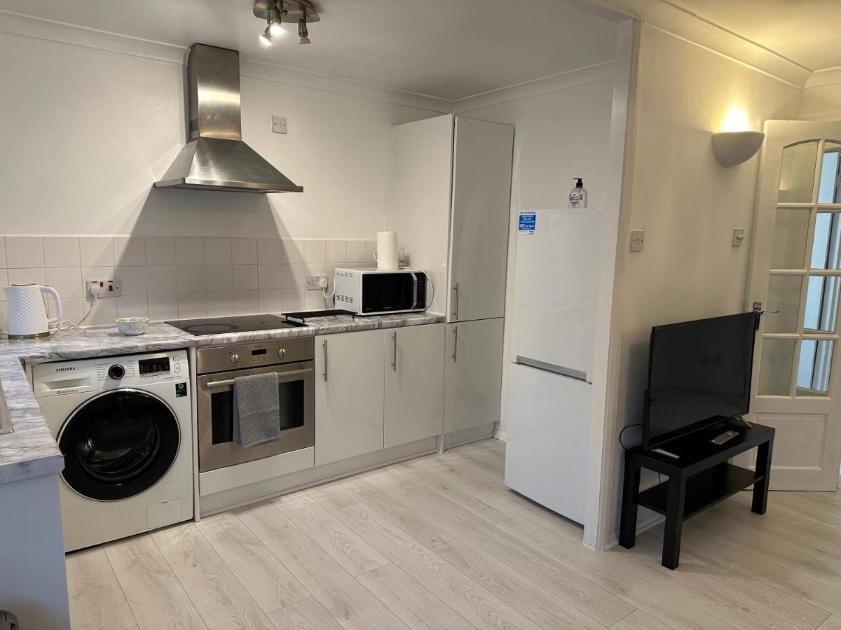 Stylish 1 Bedroom Close To Tooting Bec Station Apartament Londra