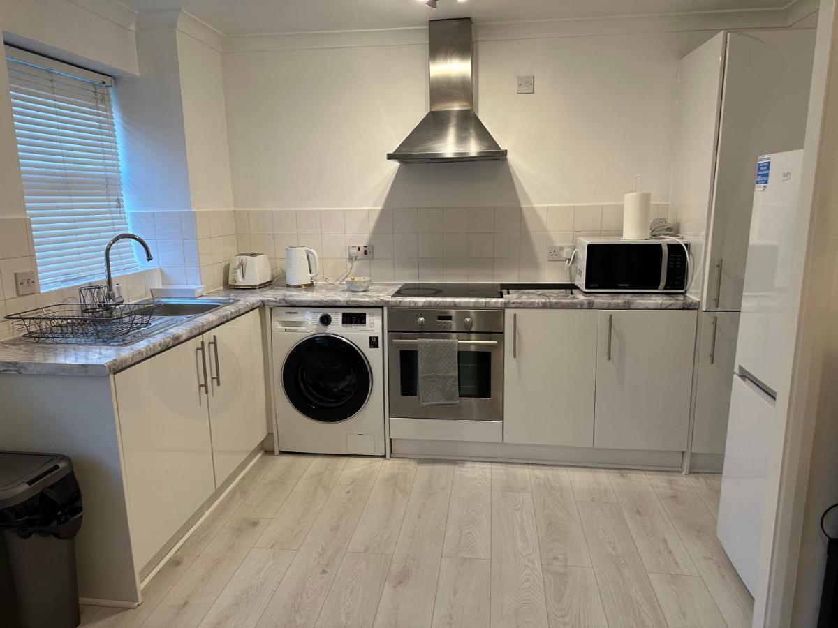 Stylish 1 Bedroom Close To Tooting Bec Station * Londra