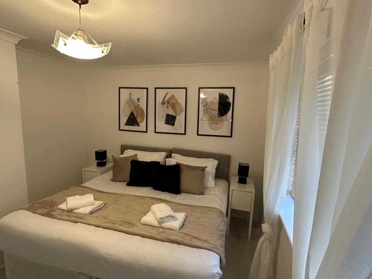 Stylish 1 Bedroom Close To Tooting Bec Station * Londra