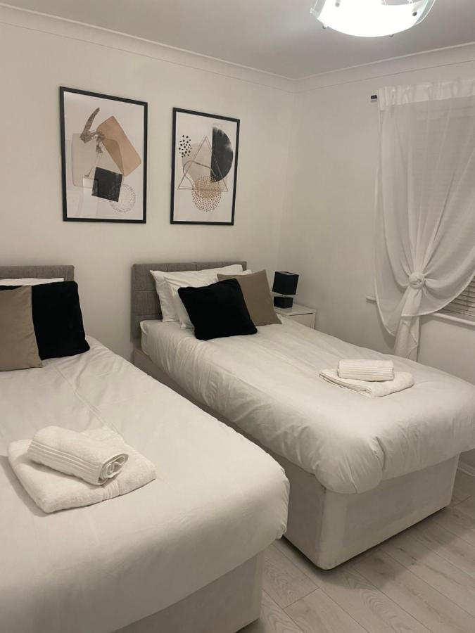 Stylish 1 Bedroom Close To Tooting Bec Station * Londra